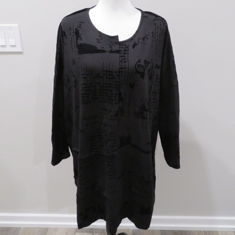 Wendy Trendy Black Long Sleeve Velvet Burnout Tunic